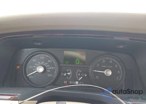 2007 Lincoln Town Car Signature z USA, uszkodzony, nr VIN 1LNHM81W77Y607433